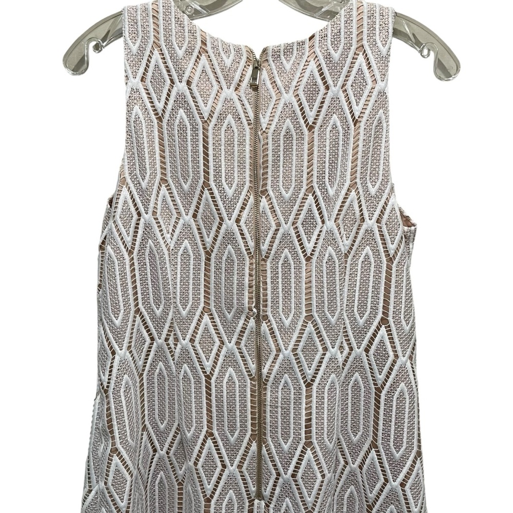 VINCE CAMUTO Lace Sheath Dress Sleeveless White and Tan Women’s Size 8 - Picture 8 of 11